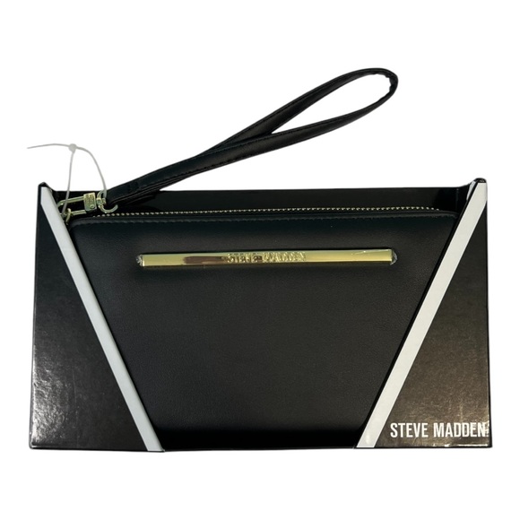 Steve Madden Handbags - Steve Madden Black BZippy Boxed Wallet Wristlet NWT